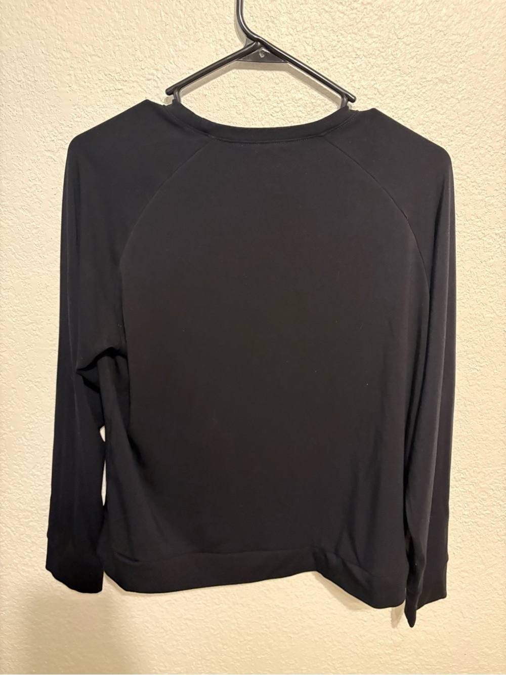 Cozy Earth Black Long Sleeve Crewneck Sweatshirt Size L - Picture 2 of 3